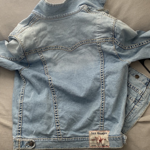 Read - Picture 2 of 3